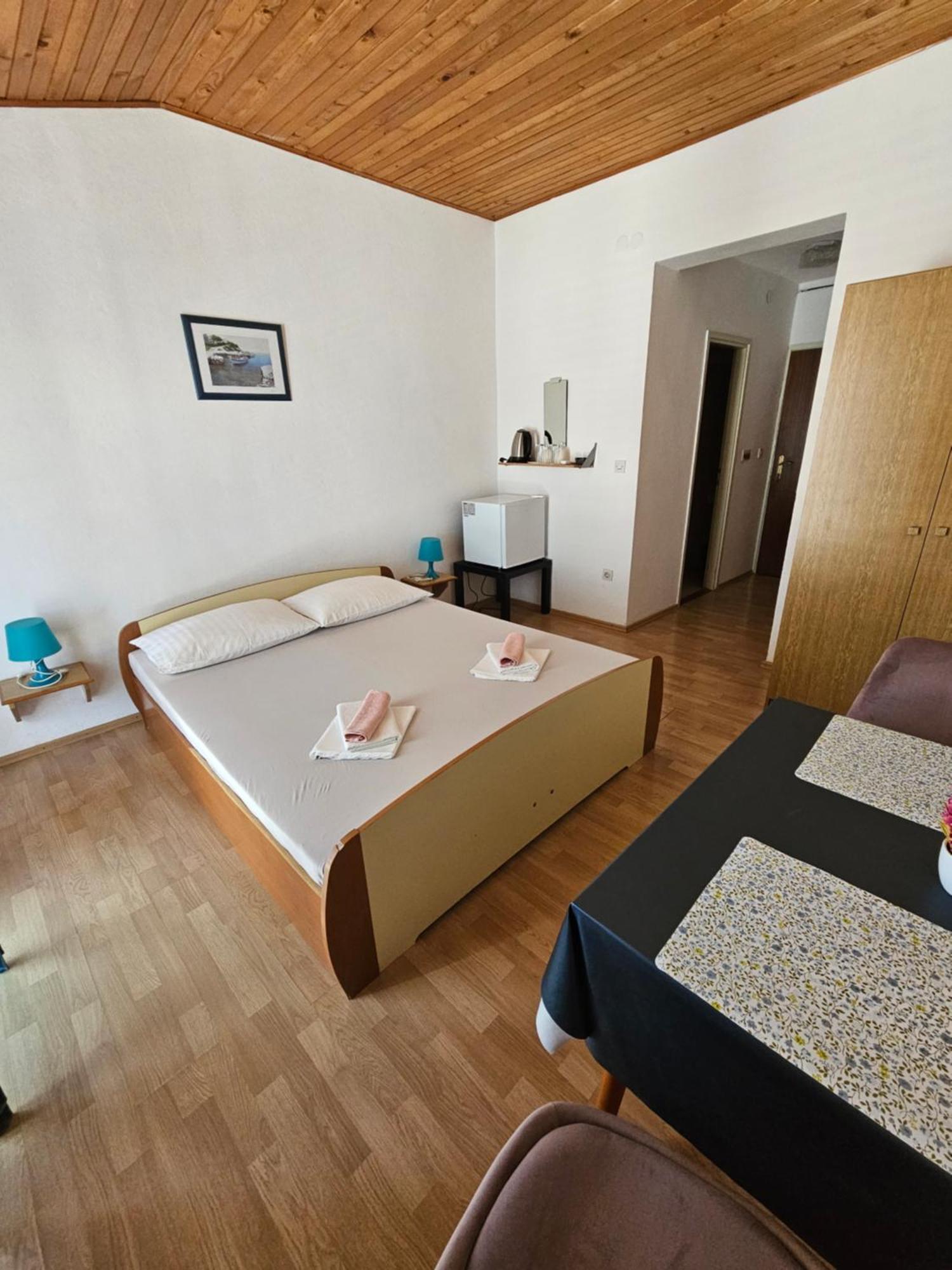 House Katka Otel Vodice Oda fotoğraf
